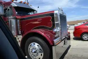 18 wheeler. credit; atomic hotlinks, flickrcc