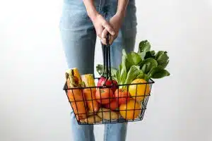 alone-basket-carrots-1389103